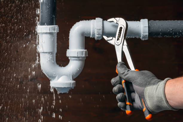 Professional Emergency Plumber technician working in Dover, NH